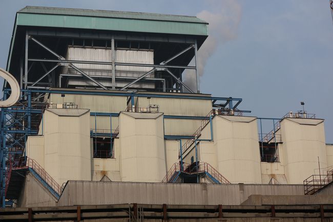 660MW機(jī)組電袋復(fù)合除塵器主視圖